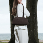 Preview: Schultertasche aus Wildleder in dunkelbraun